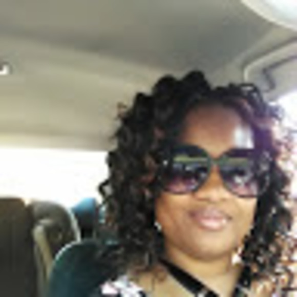 Meet your Posher, Alisha - Picture 1 of 1